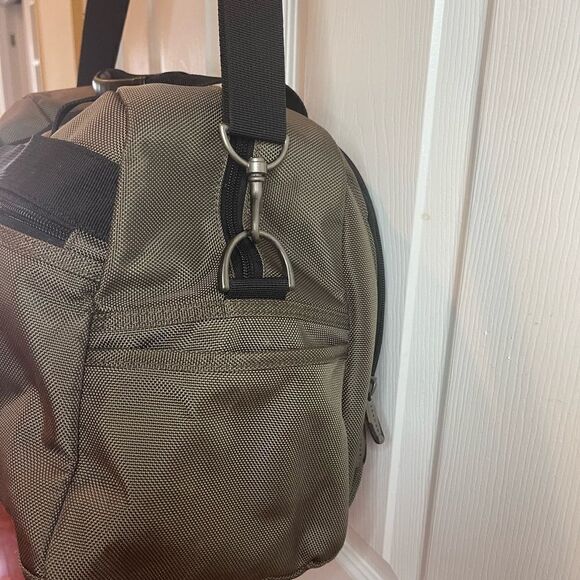 Jaguar Heavy duty Brown & Black fabric Medium duffle bag silver tone hardwares - Picture 7 of 14